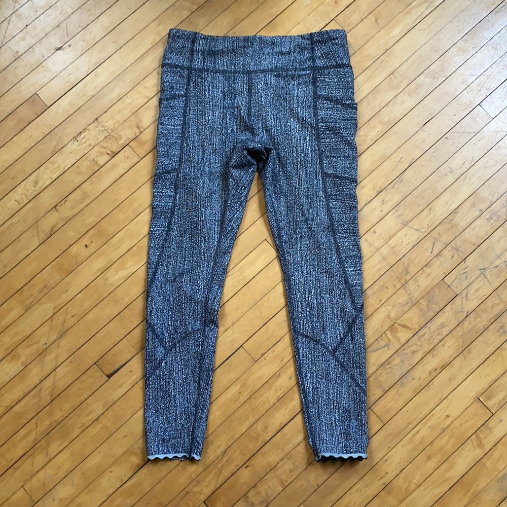 Lululemon running leggings with pockets size 8